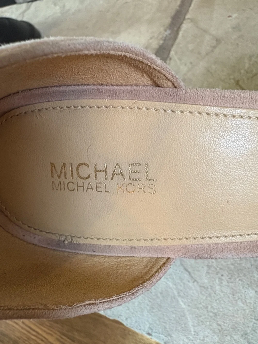 Michael Michael Kors sz 9 tan suede heels